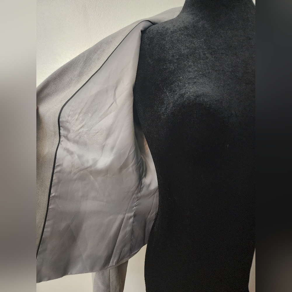 Ellen Tracy Grey Stretch Blazer Size 8 - Picture 6 of 10